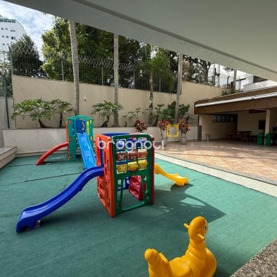 Apartamento com 123m², 3 quartos (sendo 1 suíte), 1 garagem, no bairro Centro em Florianópolis