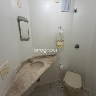 Apartamento com 123m², 3 quartos (sendo 1 suíte), 1 garagem, no bairro Centro em Florianópolis