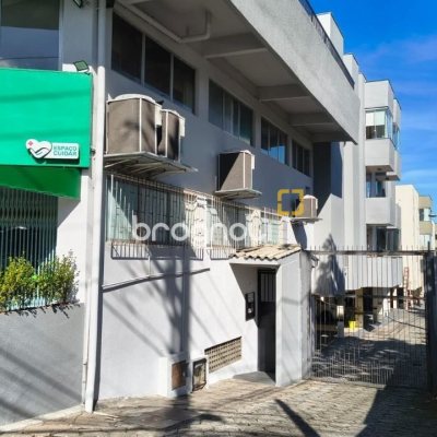 Apartamento com 74m², 3 quartos, 1 garagem, no bairro Capoeiras em Florianópolis