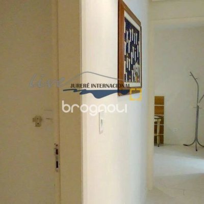 Cobertura com 220m², 3 quartos (sendo 2 suítes), 2 garagens, no bairro Jurerê Internacional em Florianópolis