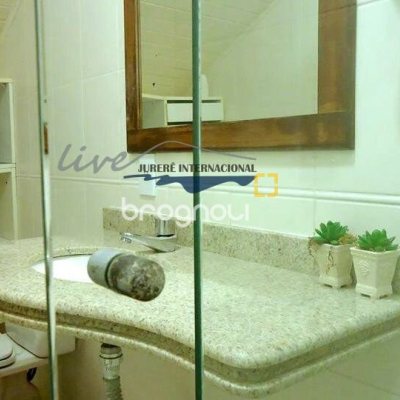 Cobertura com 220m², 3 quartos (sendo 2 suítes), 2 garagens, no bairro Jurerê Internacional em Florianópolis