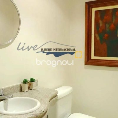 Cobertura com 220m², 3 quartos (sendo 2 suítes), 2 garagens, no bairro Jurerê Internacional em Florianópolis