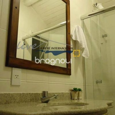 Cobertura com 220m², 3 quartos (sendo 2 suítes), 2 garagens, no bairro Jurerê Internacional em Florianópolis