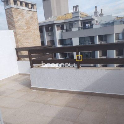 Cobertura com 108m², 2 quartos (sendo 1 suíte), 2 garagens, no bairro Jurerê Internacional em Florianópolis