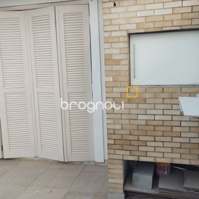 Cobertura com 108m², 2 quartos (sendo 1 suíte), 2 garagens, no bairro Jurerê Internacional em Florianópolis