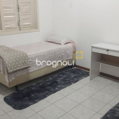 Cobertura com 108m², 2 quartos (sendo 1 suíte), 2 garagens, no bairro Jurerê Internacional em Florianópolis