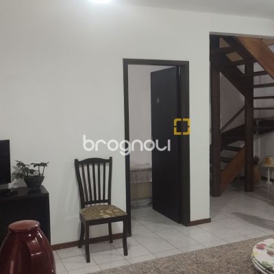 Cobertura com 108m², 2 quartos (sendo 1 suíte), 2 garagens, no bairro Jurerê Internacional em Florianópolis