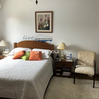 Casa com 481m², 5 quartos (sendo 5 suítes), 4 garagens, no bairro Jurerê Internacional em Florianópolis