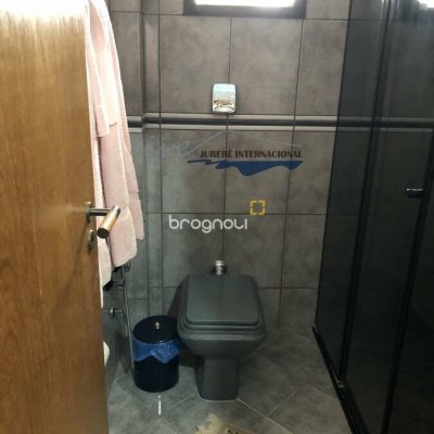 Casa com 481m², 5 quartos (sendo 5 suítes), 4 garagens, no bairro Jurerê Internacional em Florianópolis