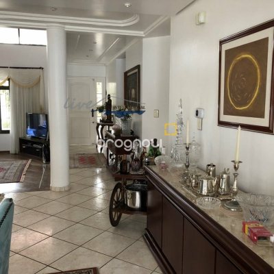 Casa com 481m², 5 quartos (sendo 5 suítes), 4 garagens, no bairro Jurerê Internacional em Florianópolis