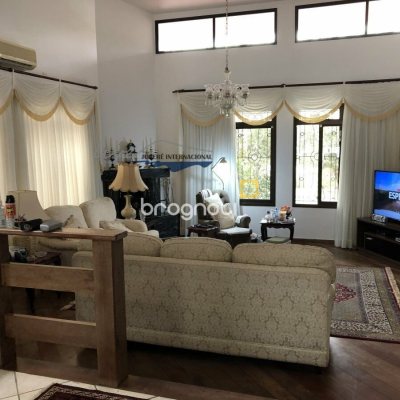 Casa com 481m², 5 quartos (sendo 5 suítes), 4 garagens, no bairro Jurerê Internacional em Florianópolis