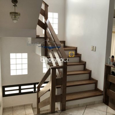 Casa com 481m², 5 quartos (sendo 5 suítes), 4 garagens, no bairro Jurerê Internacional em Florianópolis