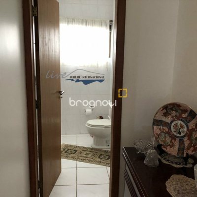 Casa com 481m², 5 quartos (sendo 5 suítes), 4 garagens, no bairro Jurerê Internacional em Florianópolis