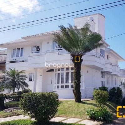 Casa com 450m², 5 quartos (sendo 4 suítes), 3 garagens, no bairro Jurerê Internacional em Florianópolis