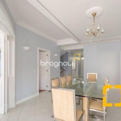 Casa com 450m², 5 quartos (sendo 4 suítes), 3 garagens, no bairro Jurerê Internacional em Florianópolis