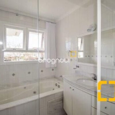 Casa com 450m², 5 quartos (sendo 4 suítes), 3 garagens, no bairro Jurerê Internacional em Florianópolis