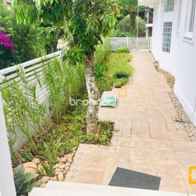 Casa com 450m², 5 quartos (sendo 4 suítes), 3 garagens, no bairro Jurerê Internacional em Florianópolis