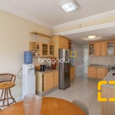 Casa com 450m², 5 quartos (sendo 4 suítes), 3 garagens, no bairro Jurerê Internacional em Florianópolis