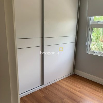 Casa com 370m², 5 quartos (sendo 2 suítes), 2 garagens, no bairro Jurerê Internacional em Florianópolis
