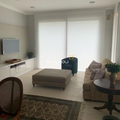 Casa com 370m², 5 quartos (sendo 2 suítes), 2 garagens, no bairro Jurerê Internacional em Florianópolis