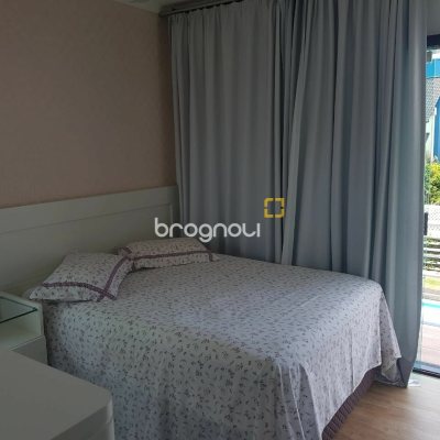 Casa com 380m², 5 quartos (sendo 4 suítes), 2 garagens, no bairro Jurerê Internacional em Florianópolis
