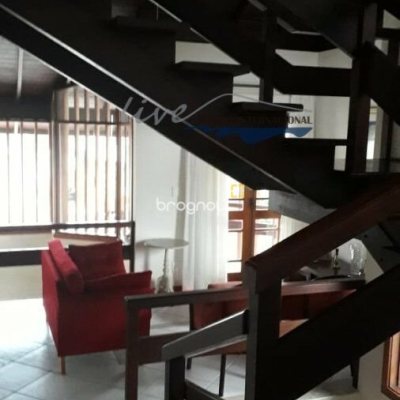 Casa com 720m², 5 quartos (sendo 2 suítes), 2 garagens, no bairro Jurerê Internacional em Florianópolis