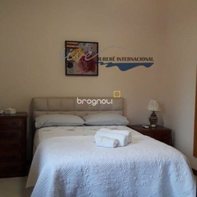Casa com 720m², 5 quartos (sendo 2 suítes), 2 garagens, no bairro Jurerê Internacional em Florianópolis