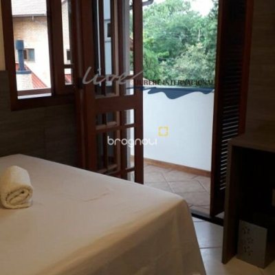 Casa com 720m², 5 quartos (sendo 2 suítes), 2 garagens, no bairro Jurerê Internacional em Florianópolis