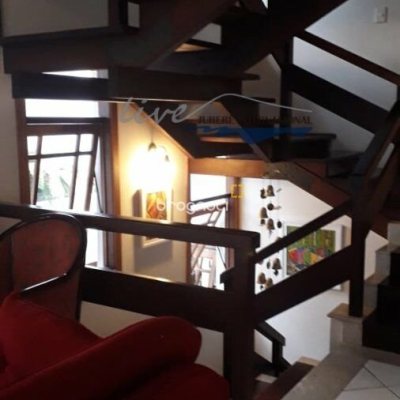Casa com 720m², 5 quartos (sendo 2 suítes), 2 garagens, no bairro Jurerê Internacional em Florianópolis