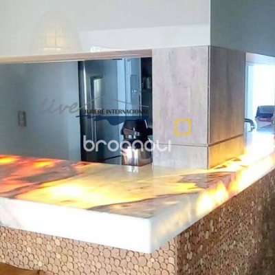 Casa com 310m², 4 quartos (sendo 4 suítes), 3 garagens, no bairro Jurerê Internacional em Florianópolis
