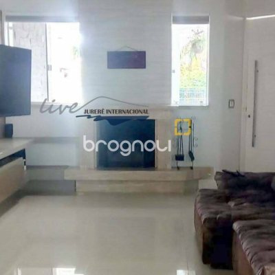 Casa com 310m², 4 quartos (sendo 4 suítes), 3 garagens, no bairro Jurerê Internacional em Florianópolis