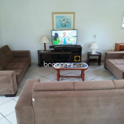 Casa com 580m², 7 quartos (sendo 3 suítes), 5 garagens, no bairro Jurerê Internacional em Florianópolis