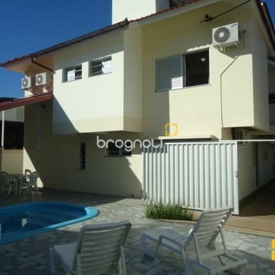 Casa com 580m², 7 quartos (sendo 3 suítes), 5 garagens, no bairro Jurerê Internacional em Florianópolis