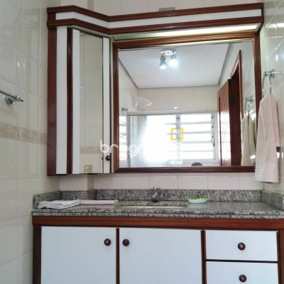 Casa com 580m², 7 quartos (sendo 3 suítes), 5 garagens, no bairro Jurerê Internacional em Florianópolis