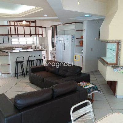 Casa com 580m², 7 quartos (sendo 3 suítes), 5 garagens, no bairro Jurerê Internacional em Florianópolis