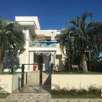 Casa com 430m², 4 quartos (sendo 4 suítes), 3 garagens, no bairro Jurerê Internacional em Florianópolis