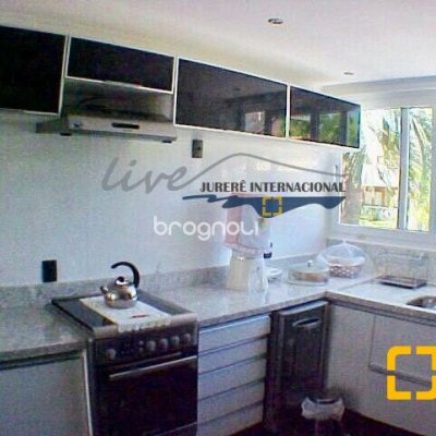 Casa com 430m², 4 quartos (sendo 4 suítes), 3 garagens, no bairro Jurerê Internacional em Florianópolis