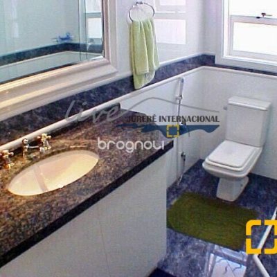 Casa com 430m², 4 quartos (sendo 4 suítes), 3 garagens, no bairro Jurerê Internacional em Florianópolis