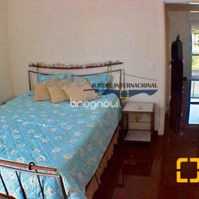 Casa com 430m², 4 quartos (sendo 4 suítes), 3 garagens, no bairro Jurerê Internacional em Florianópolis