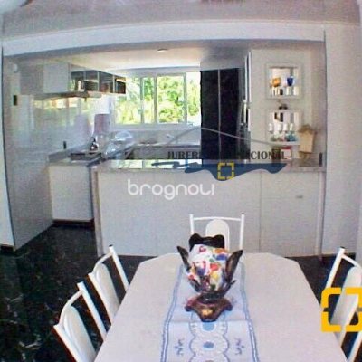 Casa com 430m², 4 quartos (sendo 4 suítes), 3 garagens, no bairro Jurerê Internacional em Florianópolis