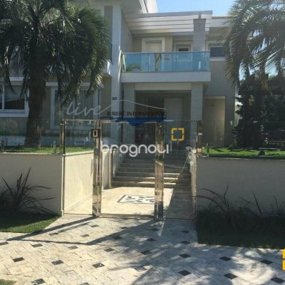 Casa com 430m², 4 quartos (sendo 4 suítes), 3 garagens, no bairro Jurerê Internacional em Florianópolis