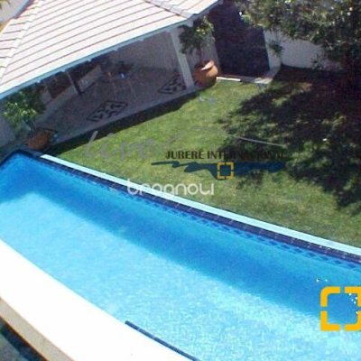 Casa com 430m², 4 quartos (sendo 4 suítes), 3 garagens, no bairro Jurerê Internacional em Florianópolis