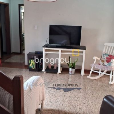 Casa com 316m², 5 quartos (sendo 2 suítes), 2 garagens, no bairro Jurerê Internacional em Florianópolis