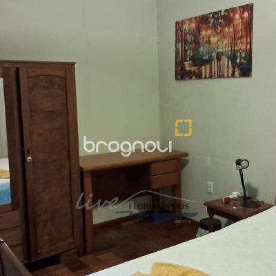 Casa com 316m², 5 quartos (sendo 2 suítes), 2 garagens, no bairro Jurerê Internacional em Florianópolis