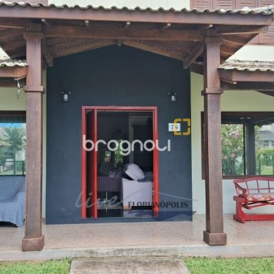 Casa com 316m², 5 quartos (sendo 2 suítes), 2 garagens, no bairro Jurerê Internacional em Florianópolis