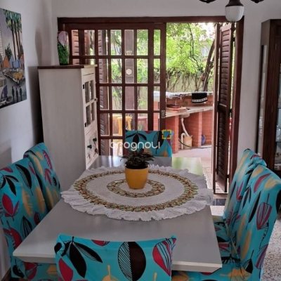Casa com 316m², 5 quartos (sendo 2 suítes), 2 garagens, no bairro Jurerê Internacional em Florianópolis
