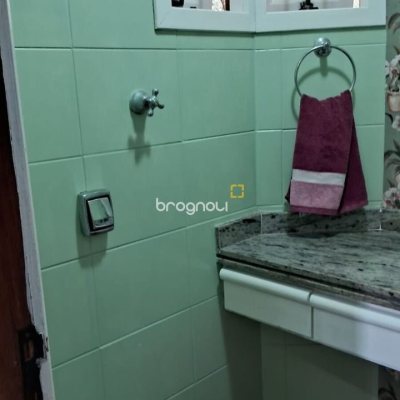 Casa com 316m², 5 quartos (sendo 2 suítes), 2 garagens, no bairro Jurerê Internacional em Florianópolis