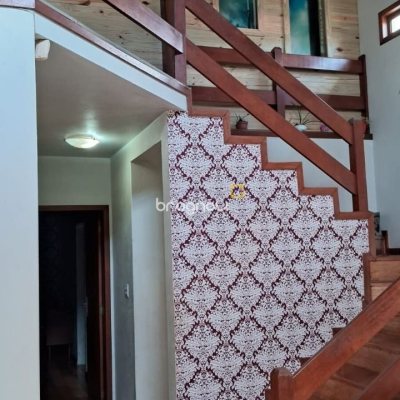 Casa com 316m², 5 quartos (sendo 2 suítes), 2 garagens, no bairro Jurerê Internacional em Florianópolis