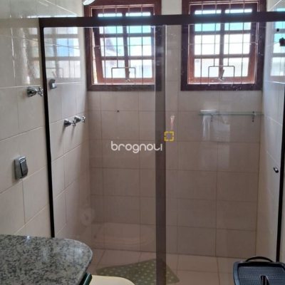 Casa com 316m², 5 quartos (sendo 2 suítes), 2 garagens, no bairro Jurerê Internacional em Florianópolis