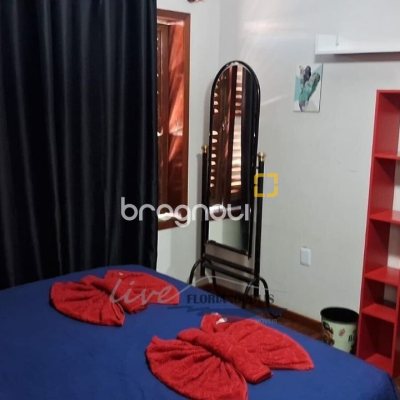 Casa com 316m², 5 quartos (sendo 2 suítes), 2 garagens, no bairro Jurerê Internacional em Florianópolis